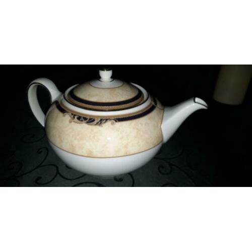 Wedgwood cornucopia theepot