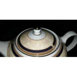 Wedgwood cornucopia theepot