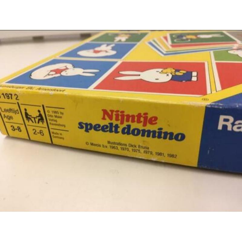 Nijntje speelt domino in doos