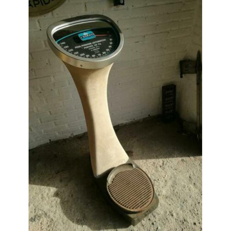 Weegschaal met muntinworp, sixties!!