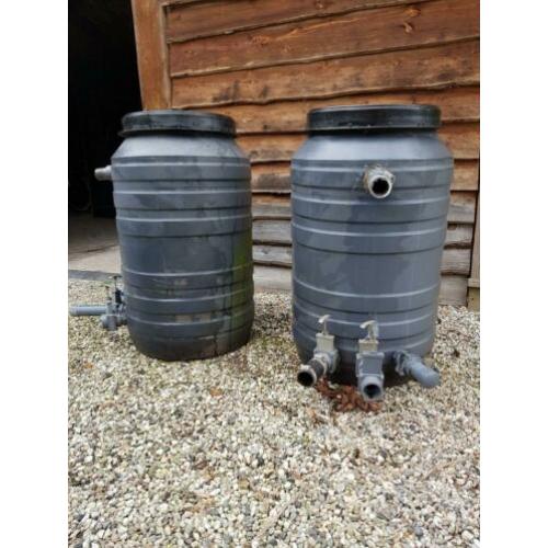 Backwash vijverfilters 2x uv 55 watt en aquamax pompen.
