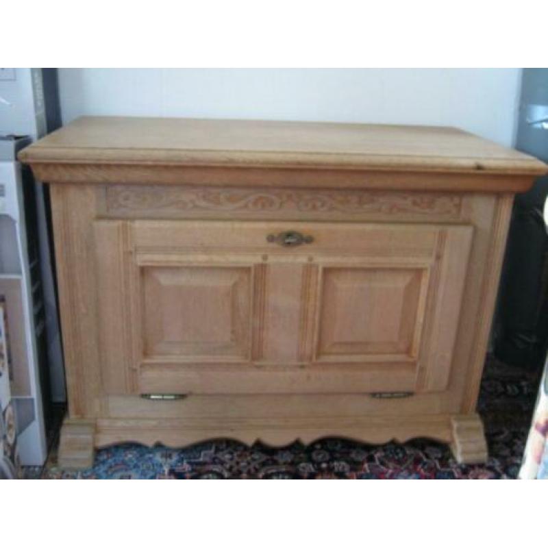 geloogd eiken tv kast B92 D44 H62 cm