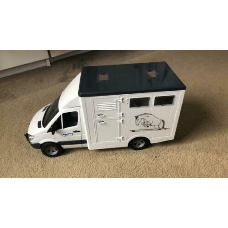 Paardentrailer met paard 44 x 22 cm