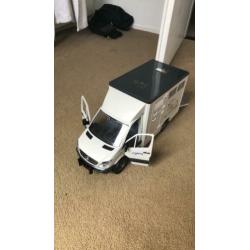 Paardentrailer met paard 44 x 22 cm