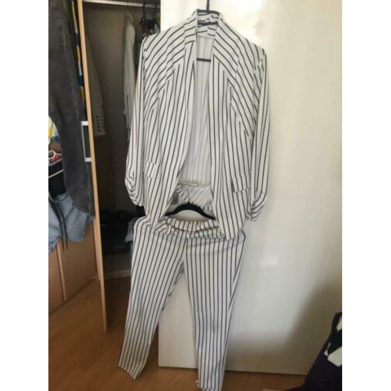 Leuk dames pak maat M / 38