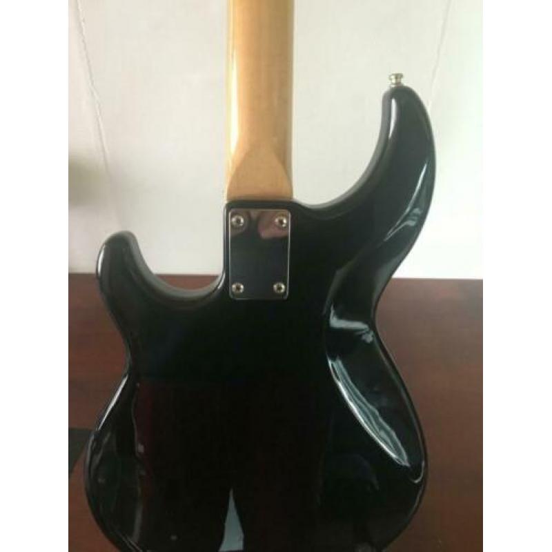 Yamaha BB 350F fretloze bas