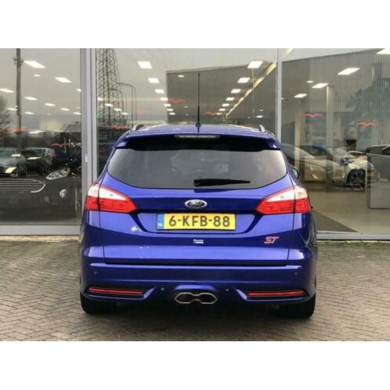 Ford Focus Wagon 2.0-250PK EcoBoost ST Navigatie | Xenon | P