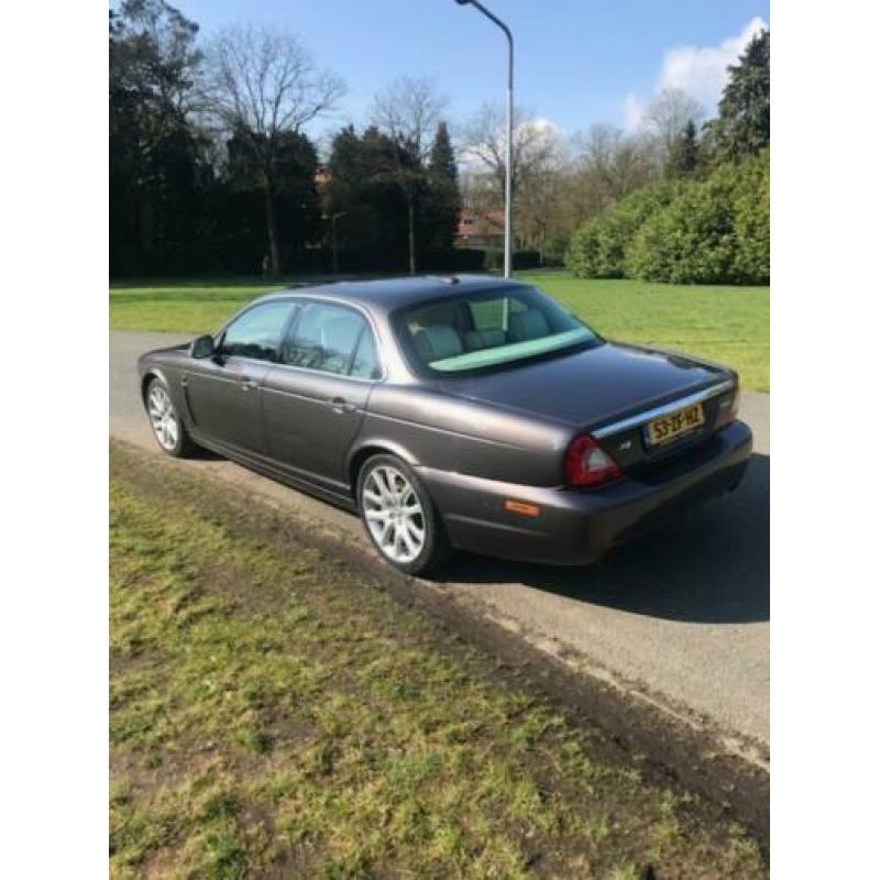 Jaguar XJ8 4.2 Executive AUT 2008 Grijs
