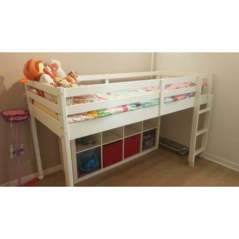 Boxspring, Bed, Kast, TV Meubel, Kamer