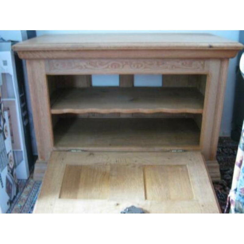 geloogd eiken tv kast B92 D44 H62 cm