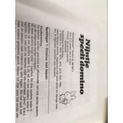 Nijntje speelt domino in doos