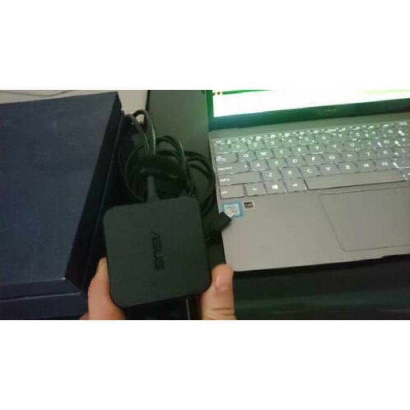Asus zenbook 3 UX390UA ultra book als nieuw