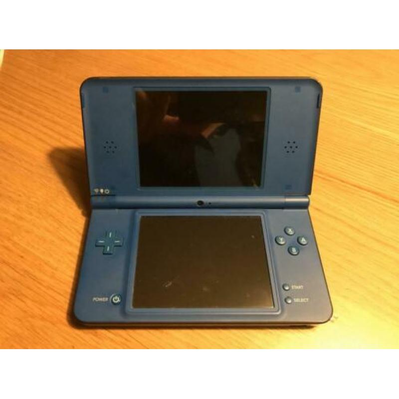 Nintendo dsi xl inclusief r4 veel games.