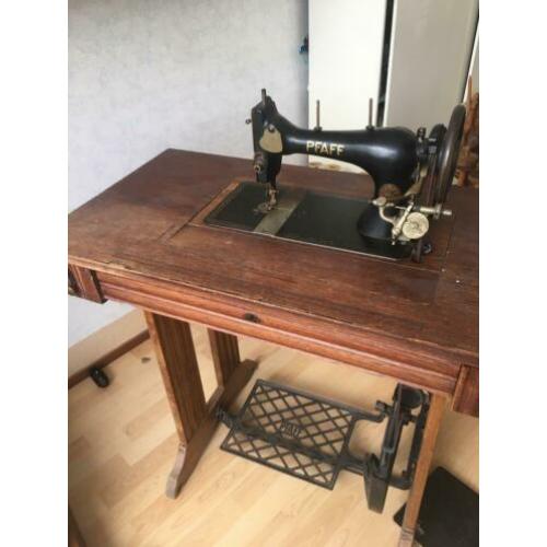 Pfaff trap naaimachine