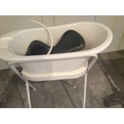 Te koop babybadje kompleet