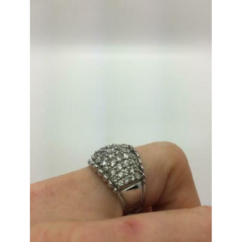 H433 Prachtige zilveren ring met strass maat 20