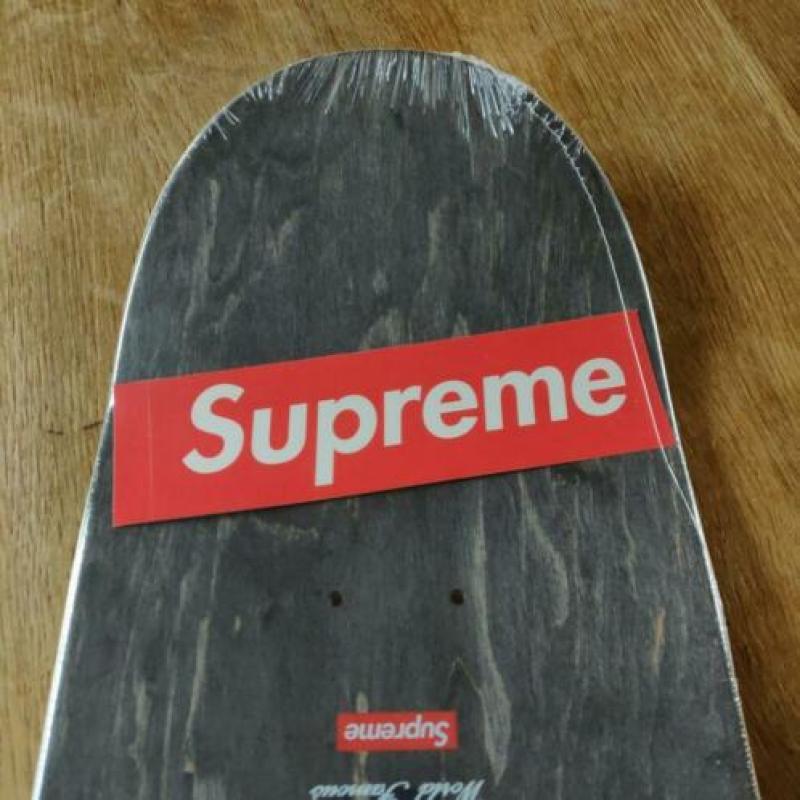 Supreme Distorted Logo Deck - skateboard - 8.5" x 32.25"