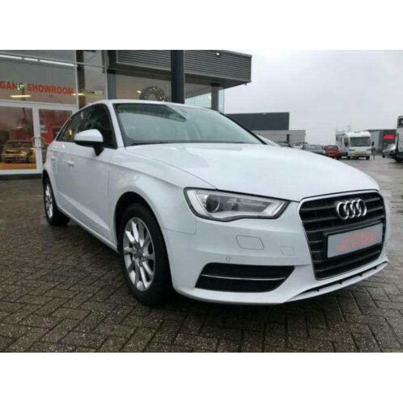 Audi A3 Sportback 1.6 TDI Ambiente Pro Line Automaat, Naviga