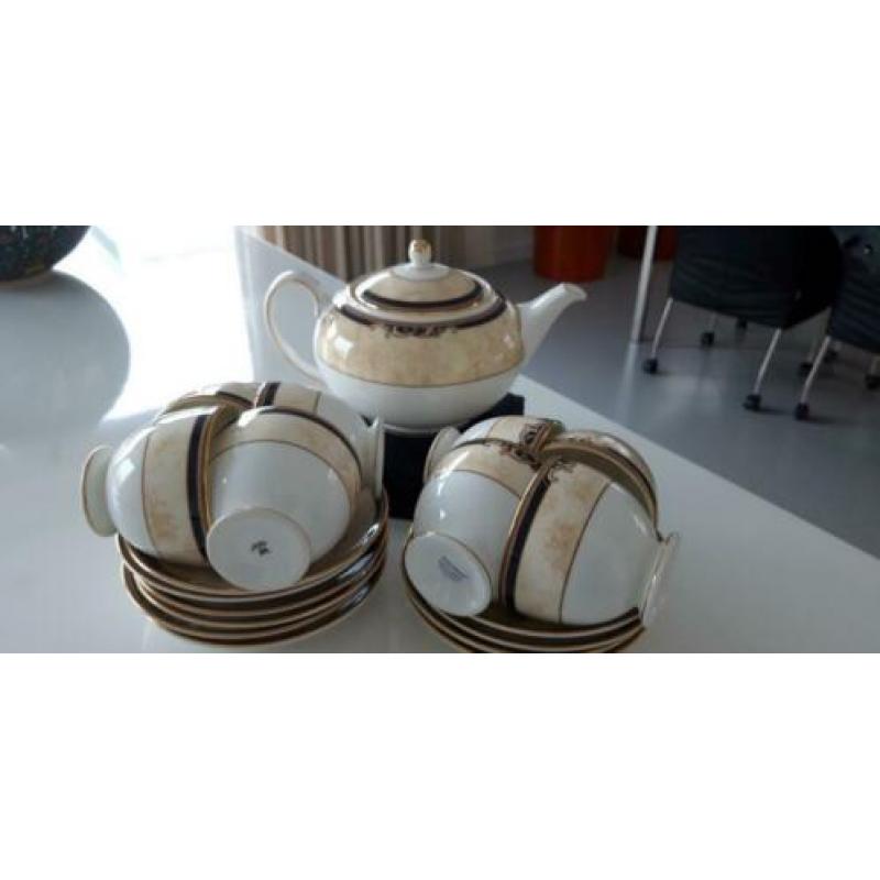 Wedgwood cornucopia theepot
