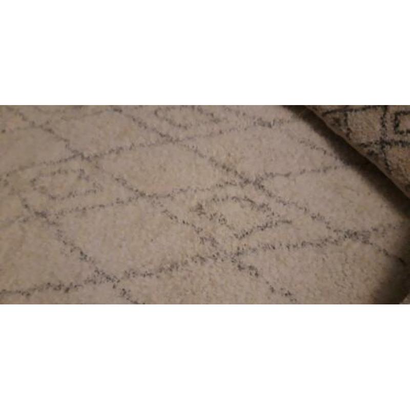 2 kussens met vloerkleedje