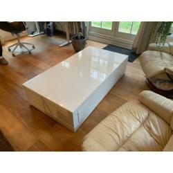 Salontafel hooglans wit design 150x80x35 (Goosens)