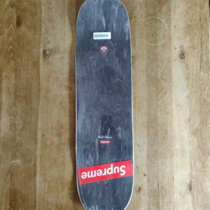 Supreme Distorted Logo Deck - skateboard - 8.5" x 32.25"