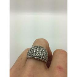 H433 Prachtige zilveren ring met strass maat 20