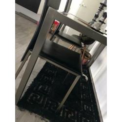 Eettafel met 4 leer stoelen 140*80 cm