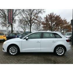 Audi A3 Sportback 1.6 TDI Ambiente Pro Line Automaat, Naviga