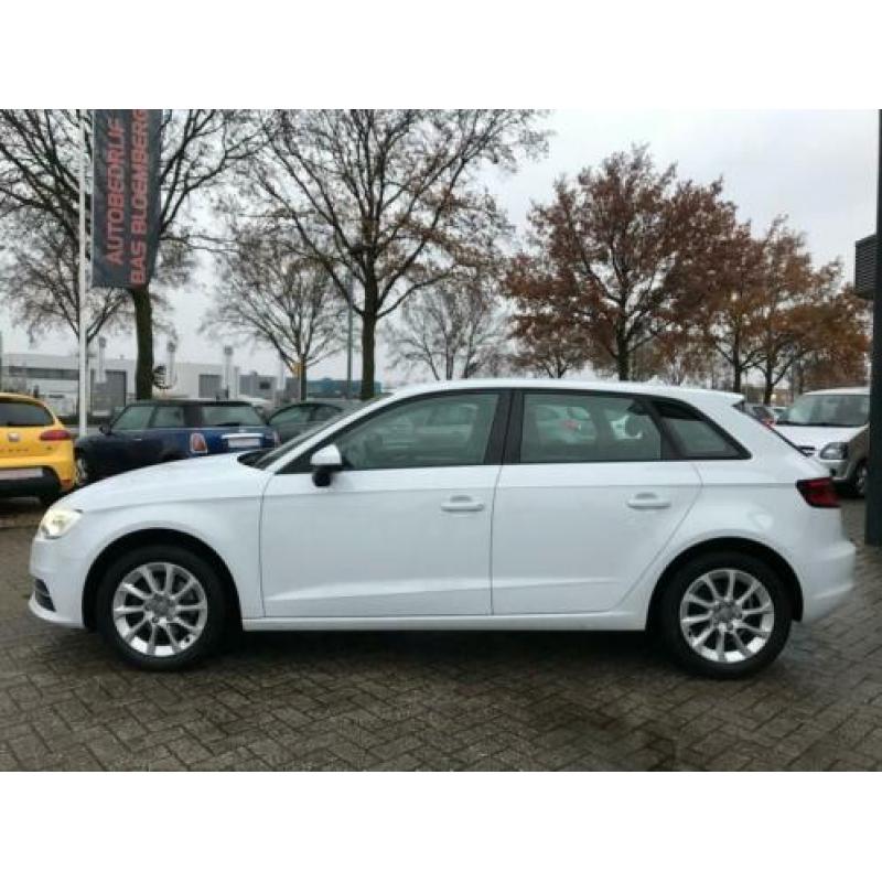 Audi A3 Sportback 1.6 TDI Ambiente Pro Line Automaat, Naviga