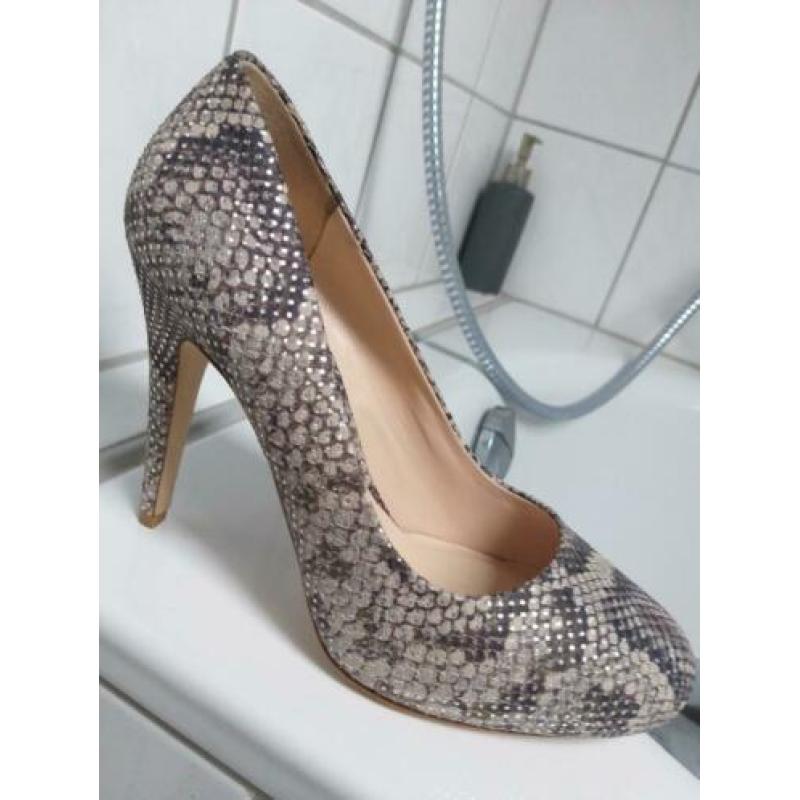 Peter kaiser pump leder mt 39 kastopruiming