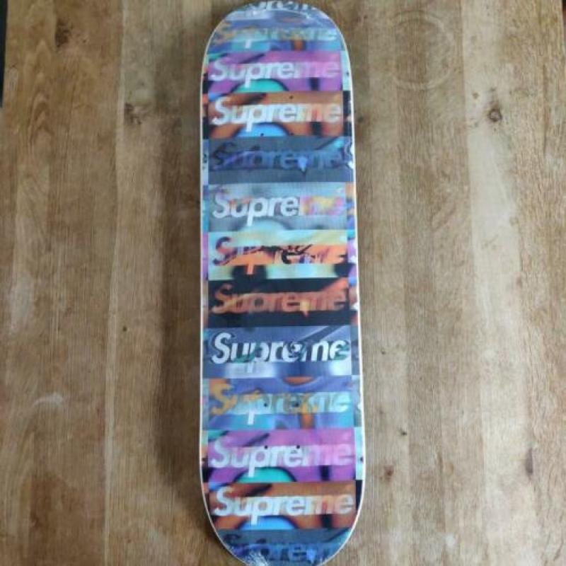 Supreme Distorted Logo Deck - skateboard - 8.5" x 32.25"