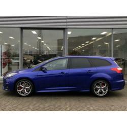 Ford Focus Wagon 2.0-250PK EcoBoost ST Navigatie | Xenon | P