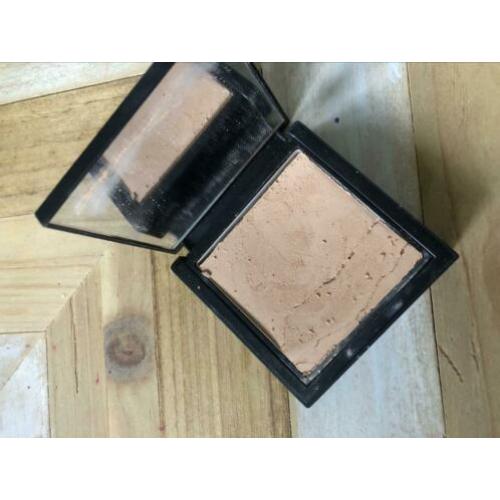 Nieuwe Nars poeder Medium 4, helaas gebroken