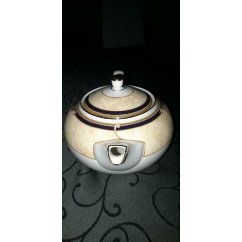 Wedgwood cornucopia theepot