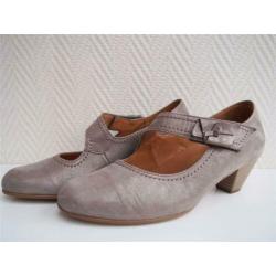 Gabor hakjes, z.g.a.n., UK 5,5 H, beige. Gratis verzenden!