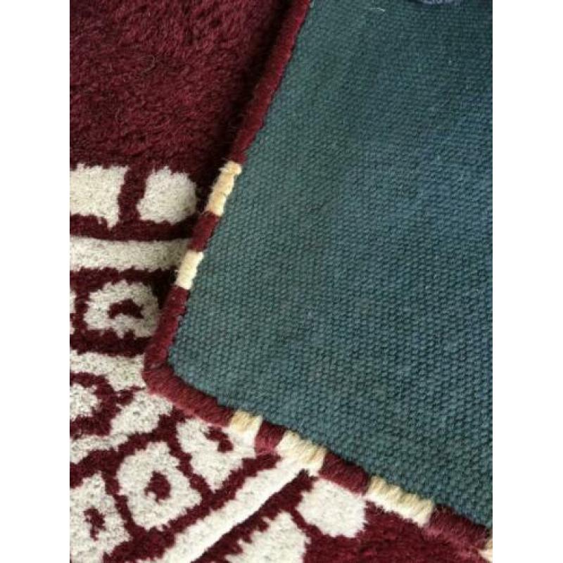 Bordeaux rood wollen vloerkleed met Paisley print