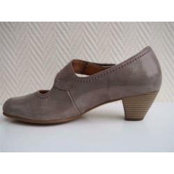 Gabor hakjes, z.g.a.n., UK 5,5 H, beige. Gratis verzenden!
