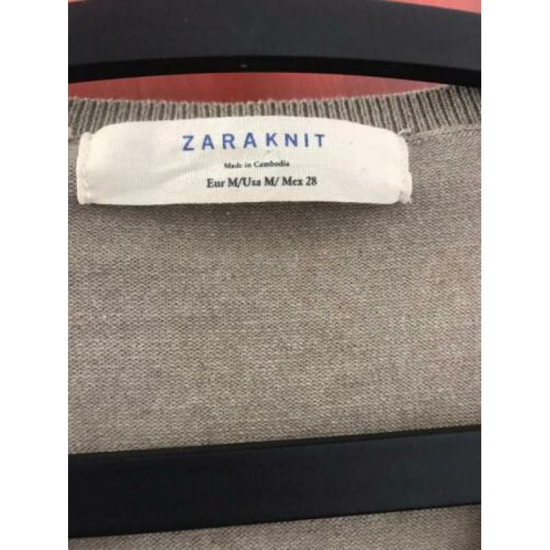 Beige zand kleurig truitje van Zara in maat M (nette staat)
