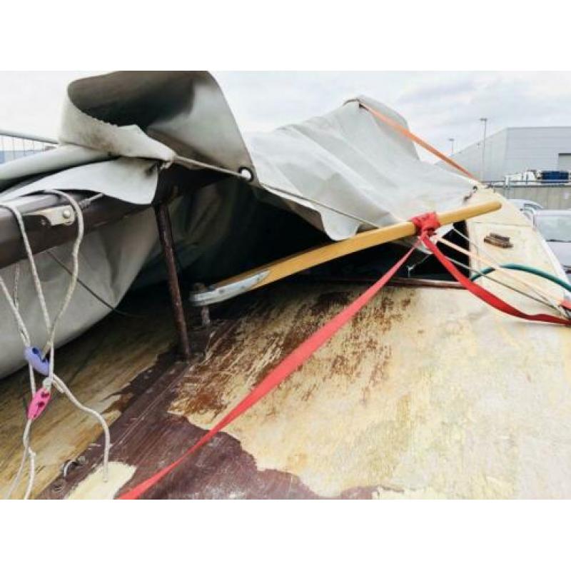 ZEILBOOT RIVA IN NIEUW STAAT 7 meter (bj 2000)