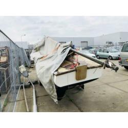 ZEILBOOT RIVA IN NIEUW STAAT 7 meter (bj 2000)