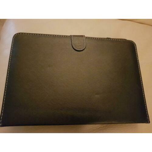 Nieuwe harde hoes voor tablet. Met ingebouwd toetsenbord.