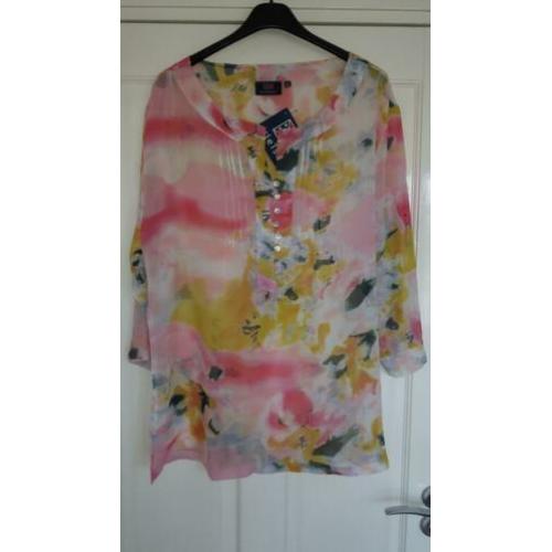 BLOUSE maat 50. Fleurig en mooi model. Nw+GEEN verz.kosten