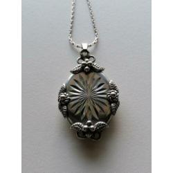 Antieke zilveren medaillon & zilveren ketting