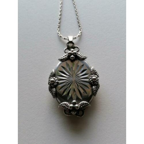 Antieke zilveren medaillon & zilveren ketting