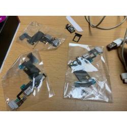 Partij oude Iphone's en onderdelen, car houders etc