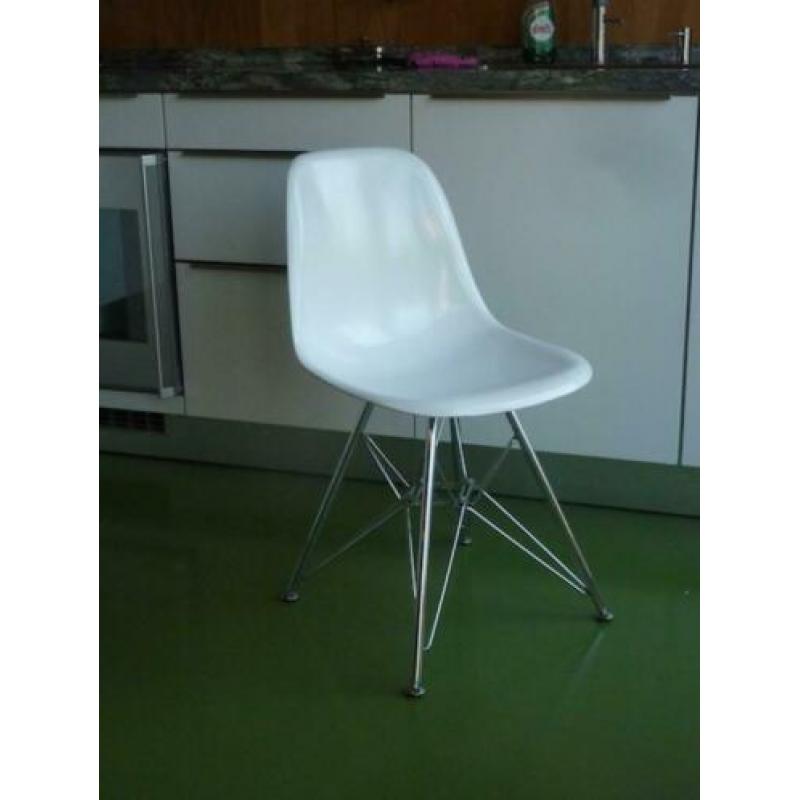 retro kunststofkuipstoel