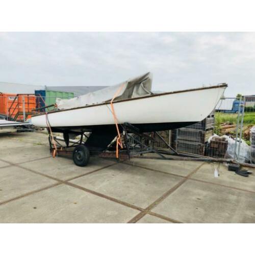 ZEILBOOT RIVA IN NIEUW STAAT 7 meter (bj 2000)