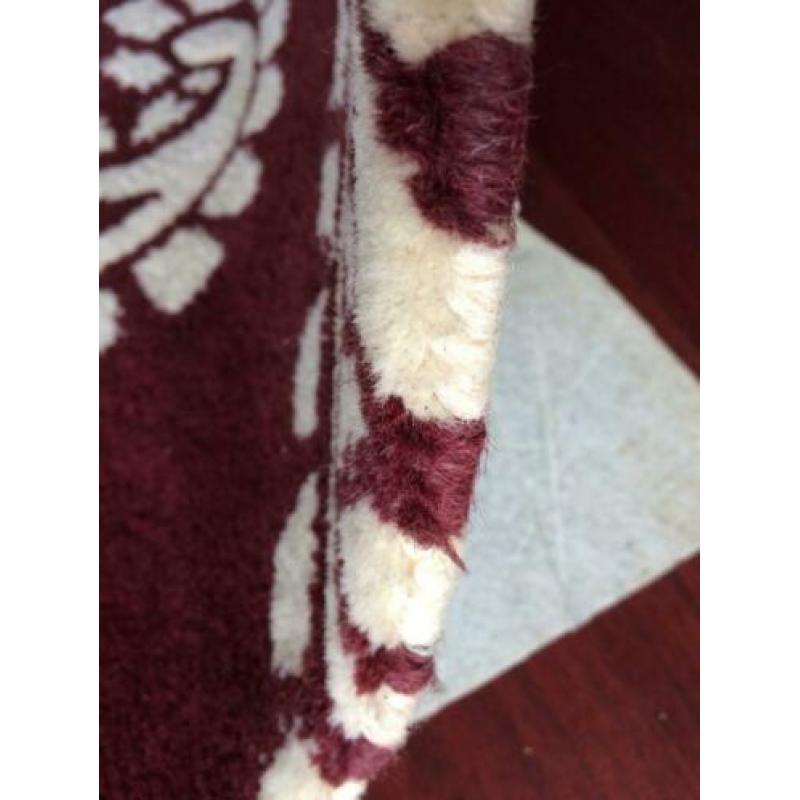 Bordeaux rood wollen vloerkleed met Paisley print