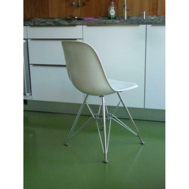 retro kunststofkuipstoel